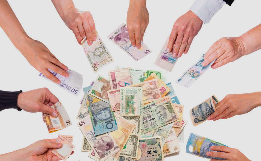 Crowdfunding - lots of hands giving money